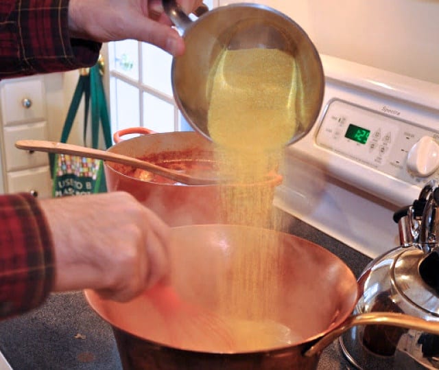 https://memoriediangelina.com/2010/01/24/how-to-make-polenta/polenta-step-2/