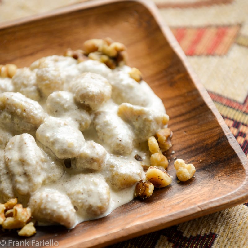 Gnocchi salsa di noci (Gnocchi with Walnut Sauce)