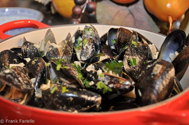 Moules au curry (Curried Steamed Mussels)
