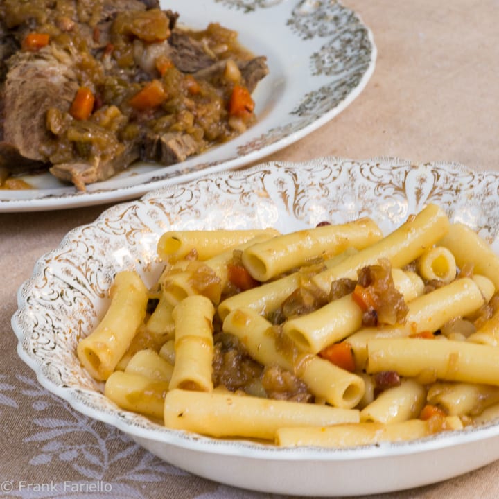 La genovese (Neapolitan Beef and Onion Pasta Sauce) Memorie di Angelina