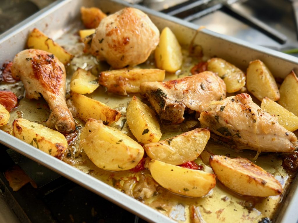Pollo e patate al forno (Oven Roasted Chicken and Potatoes)