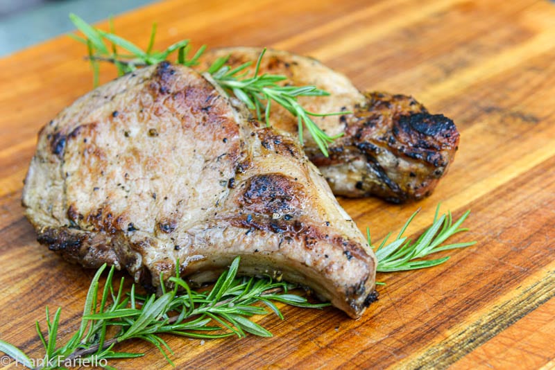 Braciole di maiale alla brace (Grilled Pork Chops)
