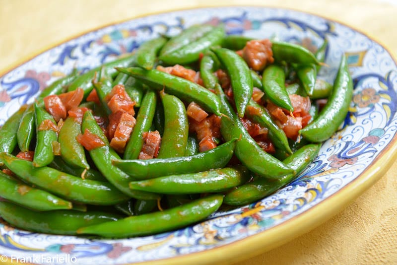 Taccole con pancetta e pomodoro