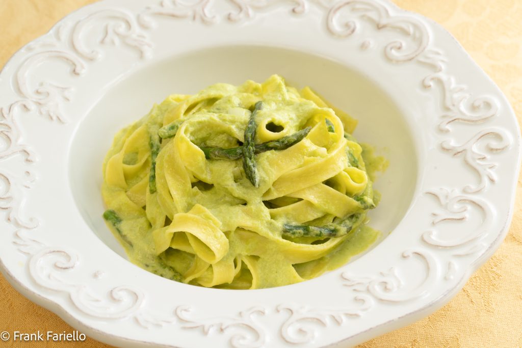 Tagliatelle alla crema di asparagi