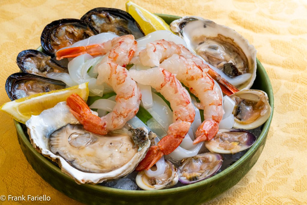 Crudo di mare (Raw Seafood Platter)